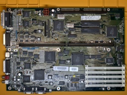 The restaured mainboard. It won't win a beauty contest any more, but I hope it is working again.
