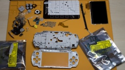The PSP is completely torn down. Let's put the pieces of the puzzle back together.