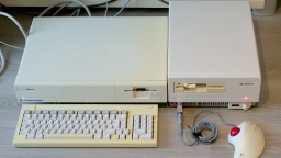 My test configuration, with the Amiga 1000 and the Sidecar. It takes a lot of space.