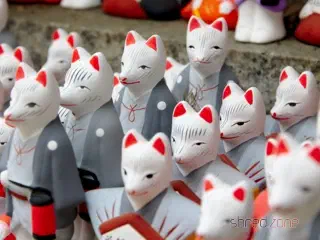 Inari figures